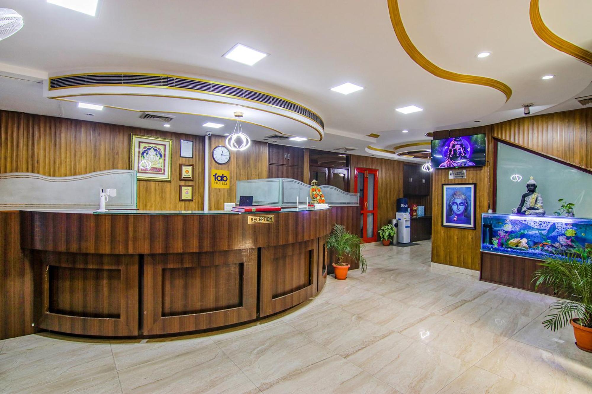 Fabhotel Prime The Rivlet Mg Road Gurgaon Eksteriør billede